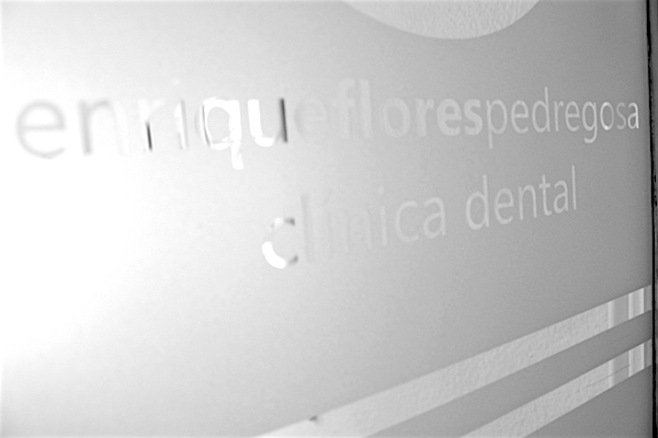 Clínica dental Enrique Flores estrena web